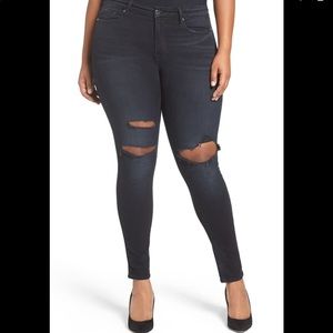 Good American High Rise Skinny Jean: Size 20
